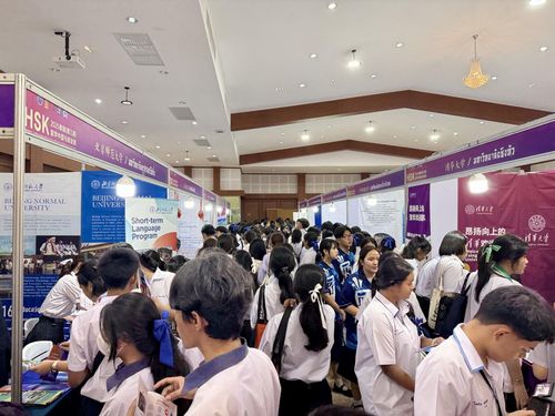 漢語橋梁，美甲添彩——記泰國第三屆HSK留學中國與就業展中的特色服務
